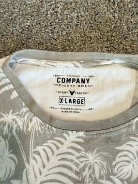 Company eighty One Men's Tropical Leaf Print Tee in Light Gray and White